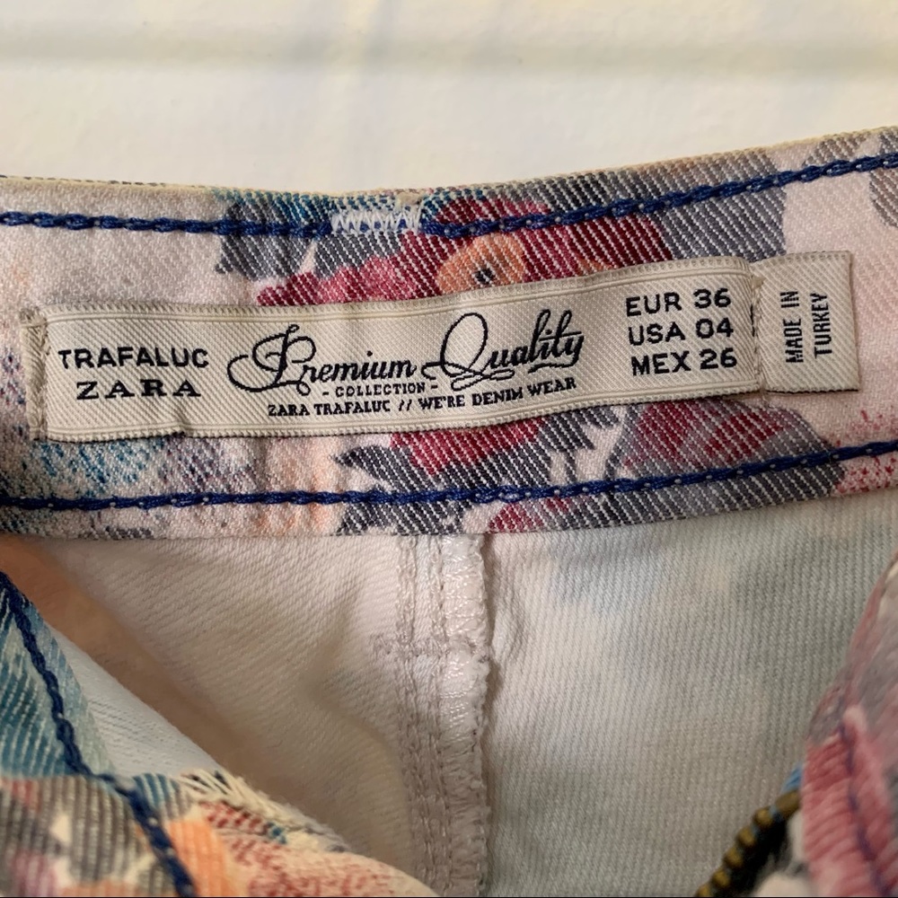 🌸 ZARA Floral Stretchable Denim Shorts in Pastel English Colours - Picture 6 of 10